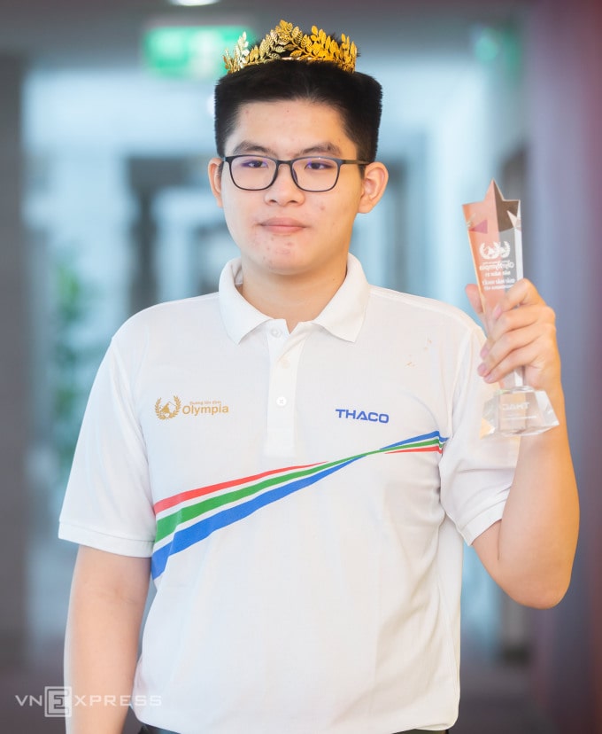 Nam sinh trường huyện bốn năm nuôi giấc mơ Olympia